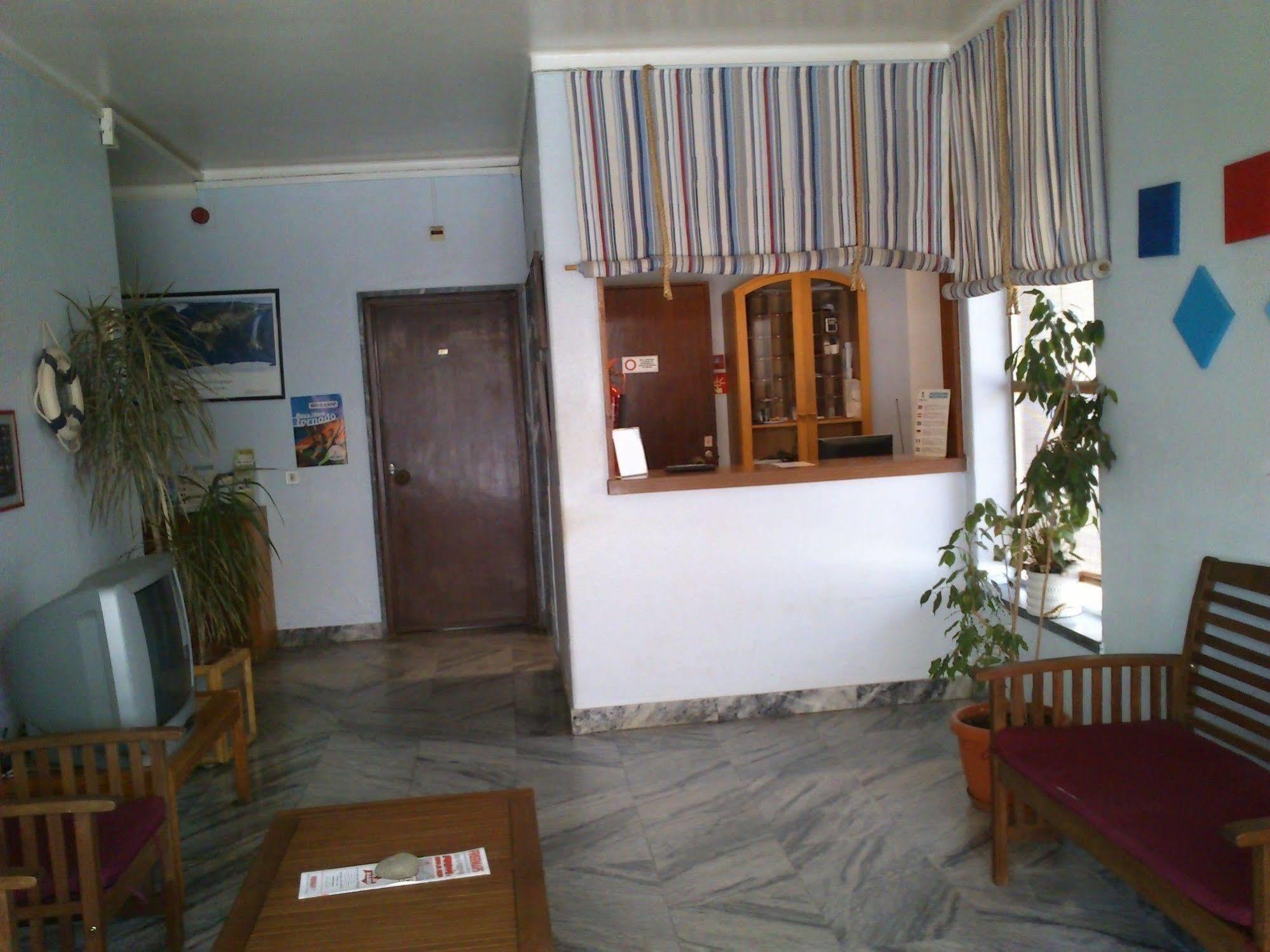Hotel Apartamento Iate Portimao Exterior photo